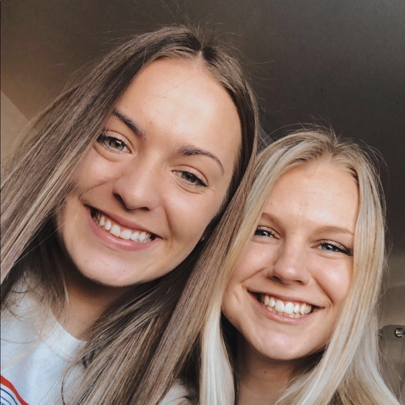 Meet your Posher, Jen - Picture 2 of 2